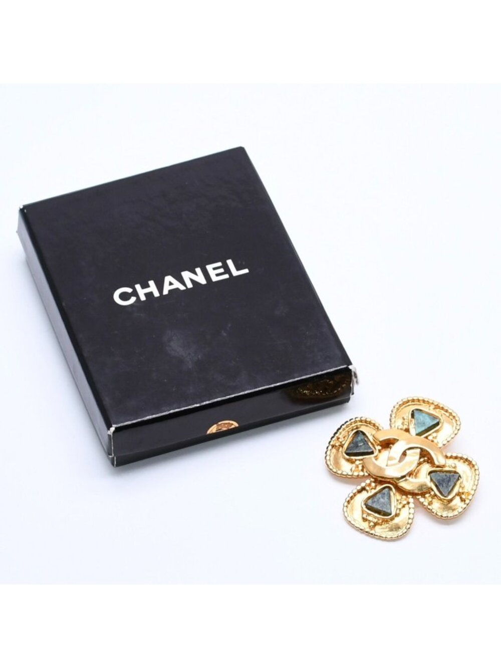 Chanel CC Logo Gripoix Brooch Clover Shape Color Stone Gold Green Metal Plated